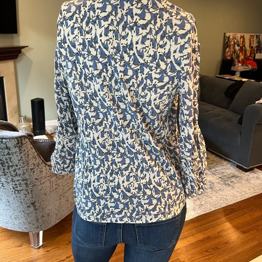 Beautiful Spring/ Summer top - Picture 4 of 4